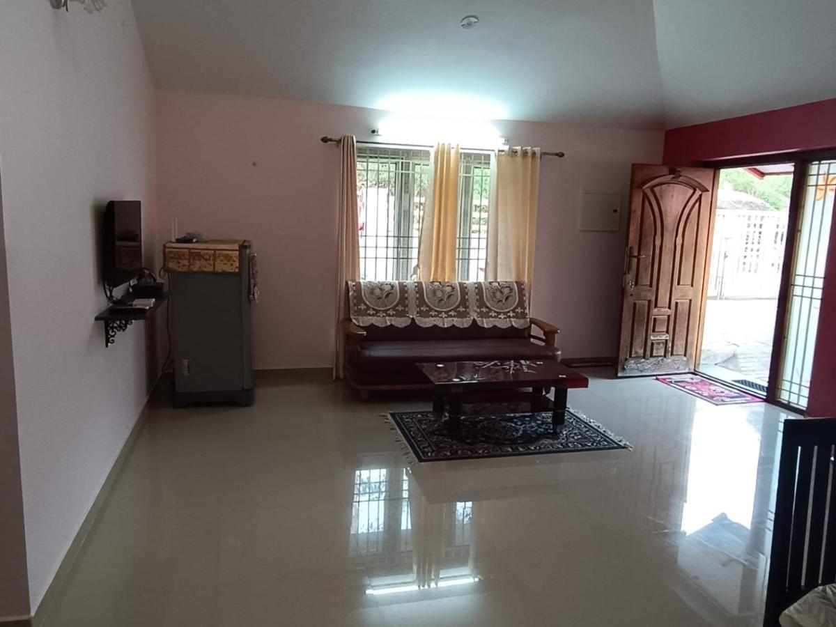 Snow White Home,Bedford Road, เยอร์โคด ภายนอก รูปภาพ